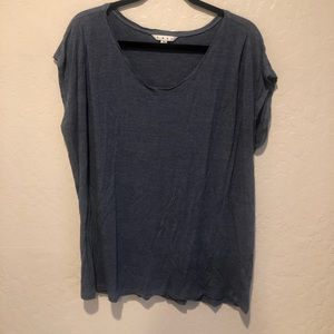 CAbi U-neck tee size XL